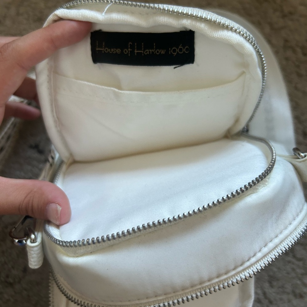 House of Harlow 1960 White Crossbody Bag - Picture 3 of 4